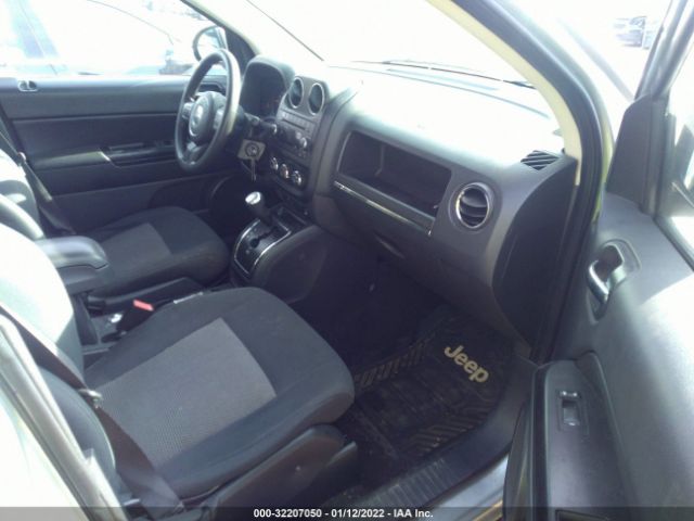 Photo 4 VIN: 1J4NF1FB3BD163735 - JEEP COMPASS 