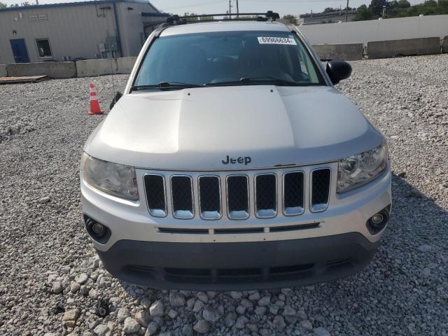 Photo 4 VIN: 1J4NF1FB3BD215560 - JEEP COMPASS 