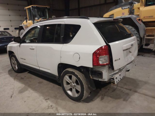 Photo 2 VIN: 1J4NF1FB3BD218300 - JEEP COMPASS 