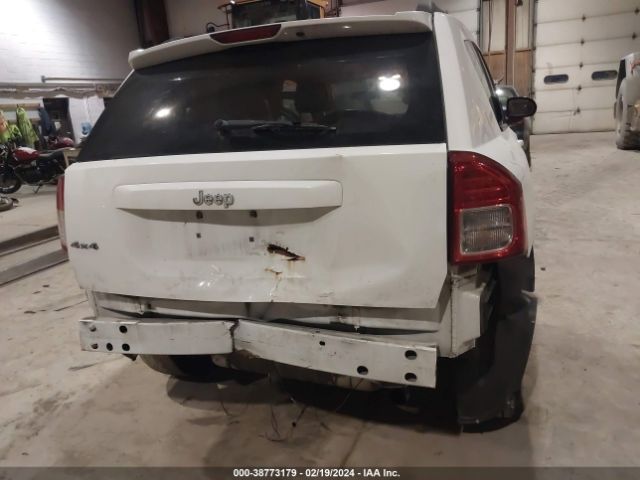 Photo 5 VIN: 1J4NF1FB3BD218300 - JEEP COMPASS 