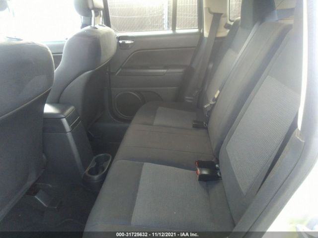 Photo 7 VIN: 1J4NF1FB3BD222900 - JEEP COMPASS 