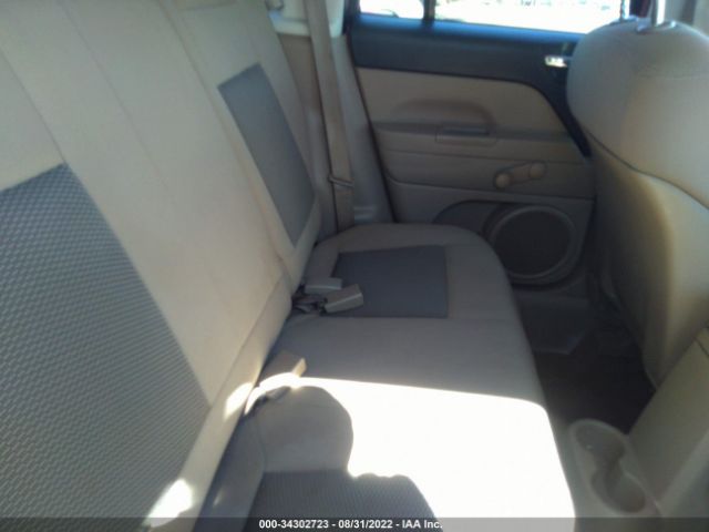 Photo 7 VIN: 1J4NF1FB4AD666074 - JEEP COMPASS 