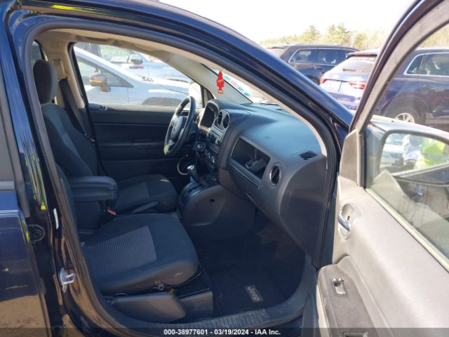 Photo 4 VIN: 1J4NF1FB5BD134026 - JEEP COMPASS 