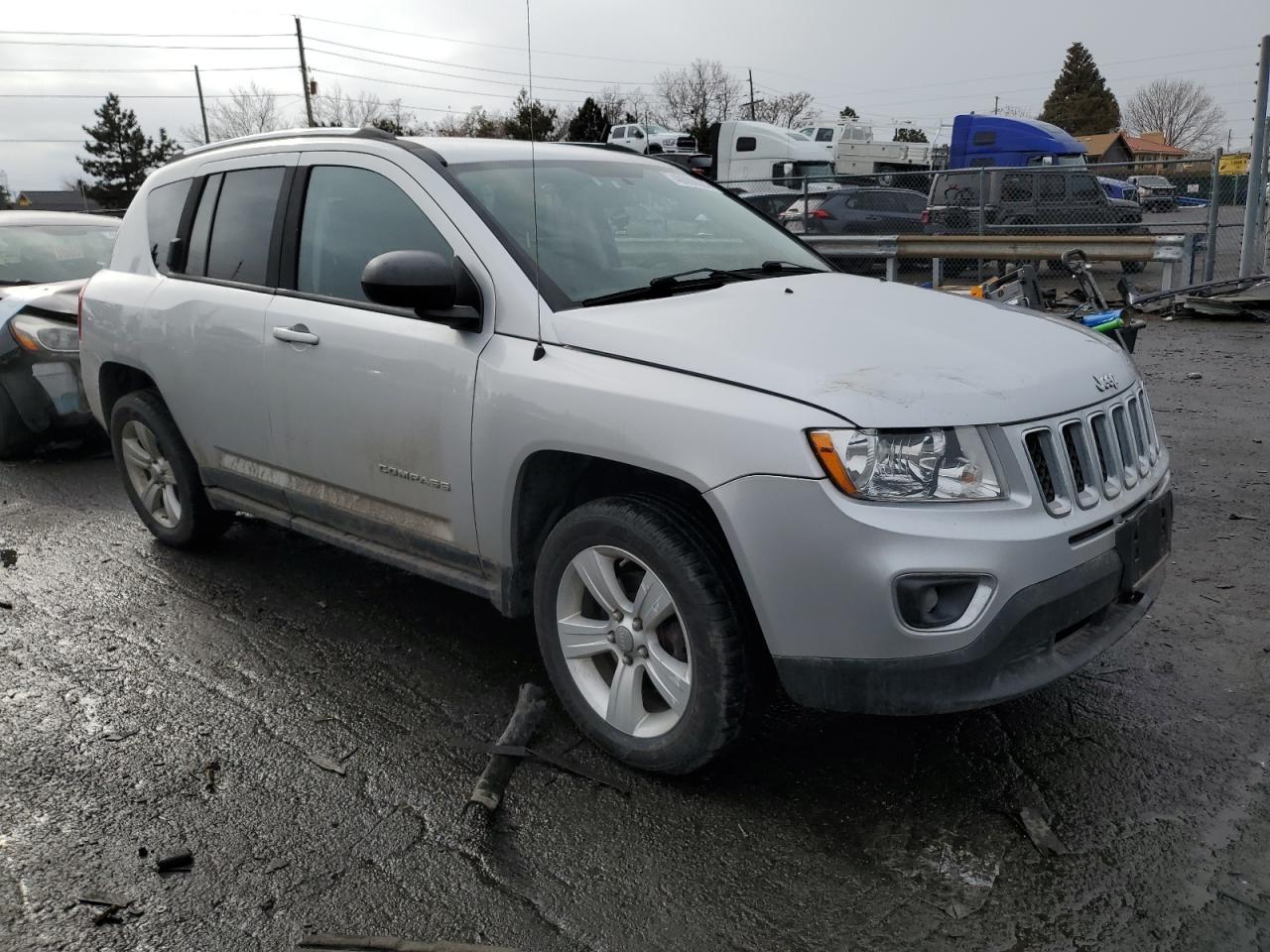 Photo 3 VIN: 1J4NF1FB5BD259544 - JEEP COMPASS 