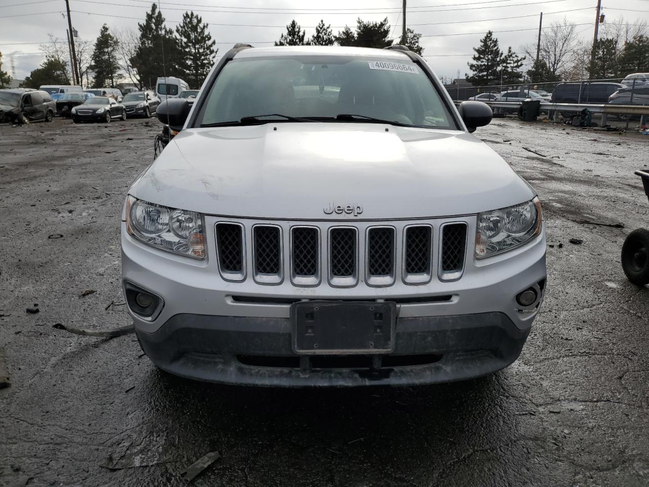 Photo 4 VIN: 1J4NF1FB5BD259544 - JEEP COMPASS 