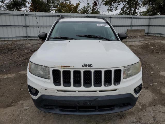 Photo 4 VIN: 1J4NF1FB5BD280748 - JEEP COMPASS 