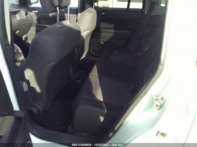 Photo 7 VIN: 1J4NF1FB5BD283679 - JEEP COMPASS 