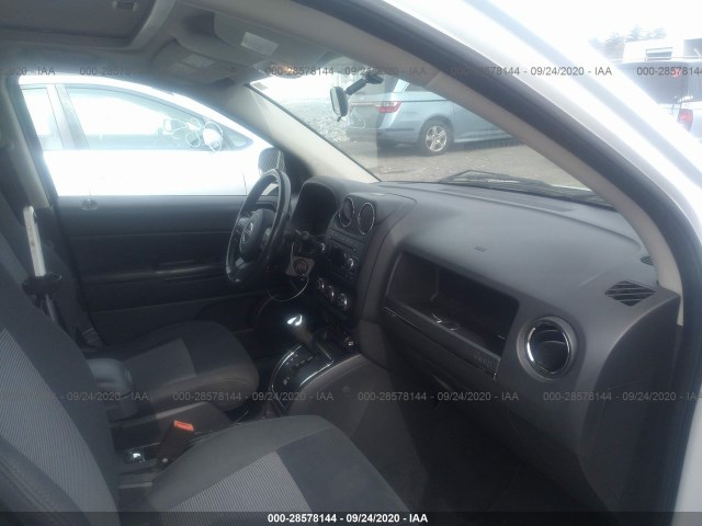 Photo 4 VIN: 1J4NF1FB6BD134245 - JEEP COMPASS 