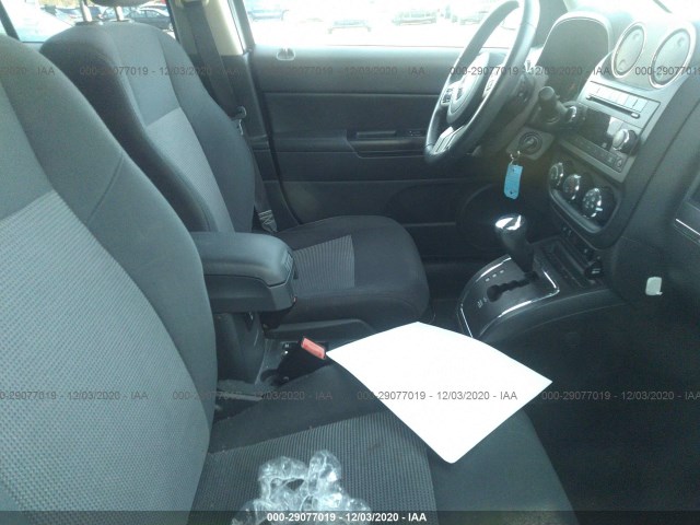 Photo 4 VIN: 1J4NF1FB6BD197782 - JEEP COMPASS 