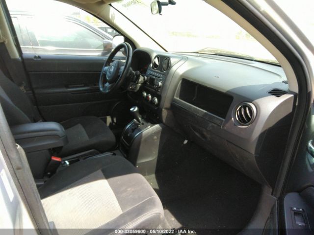 Photo 4 VIN: 1J4NF1FB6BD210921 - JEEP COMPASS 