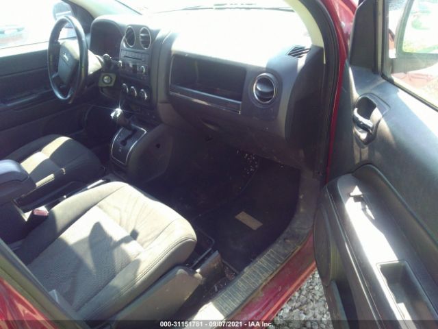 Photo 4 VIN: 1J4NF1FB7AD640584 - JEEP COMPASS 