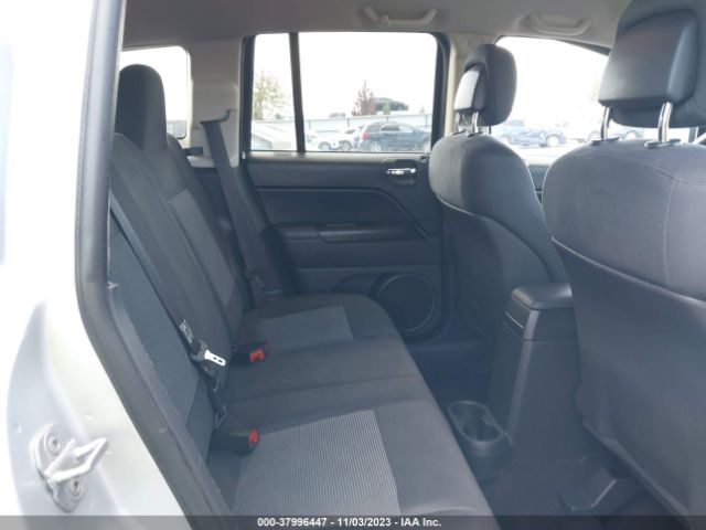 Photo 7 VIN: 1J4NF1FB7BD148400 - JEEP COMPASS 