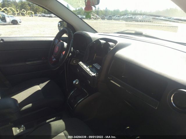 Photo 4 VIN: 1J4NF1FB7BD210829 - JEEP COMPASS 