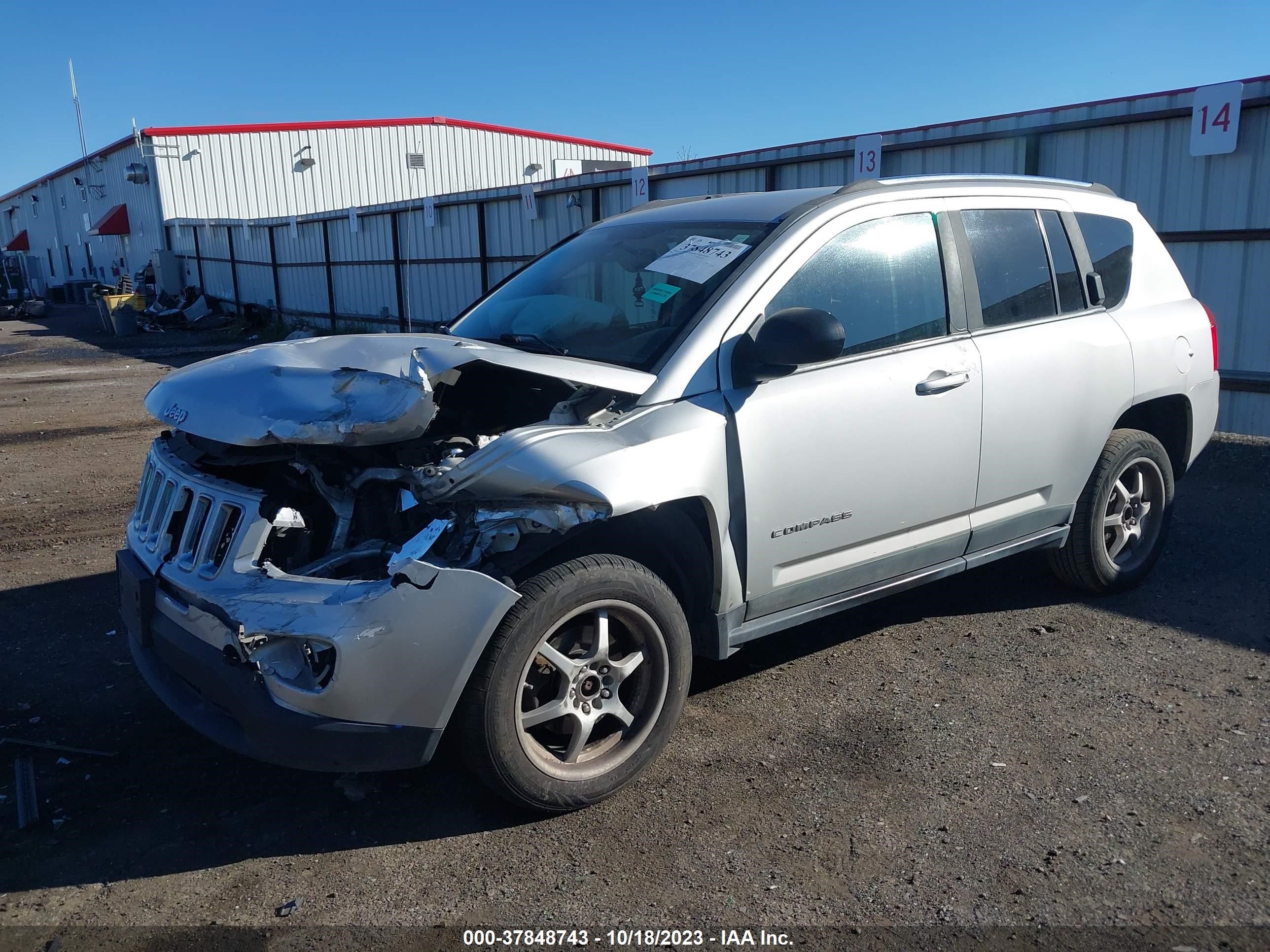 Photo 1 VIN: 1J4NF1FB7BD259416 - JEEP COMPASS 