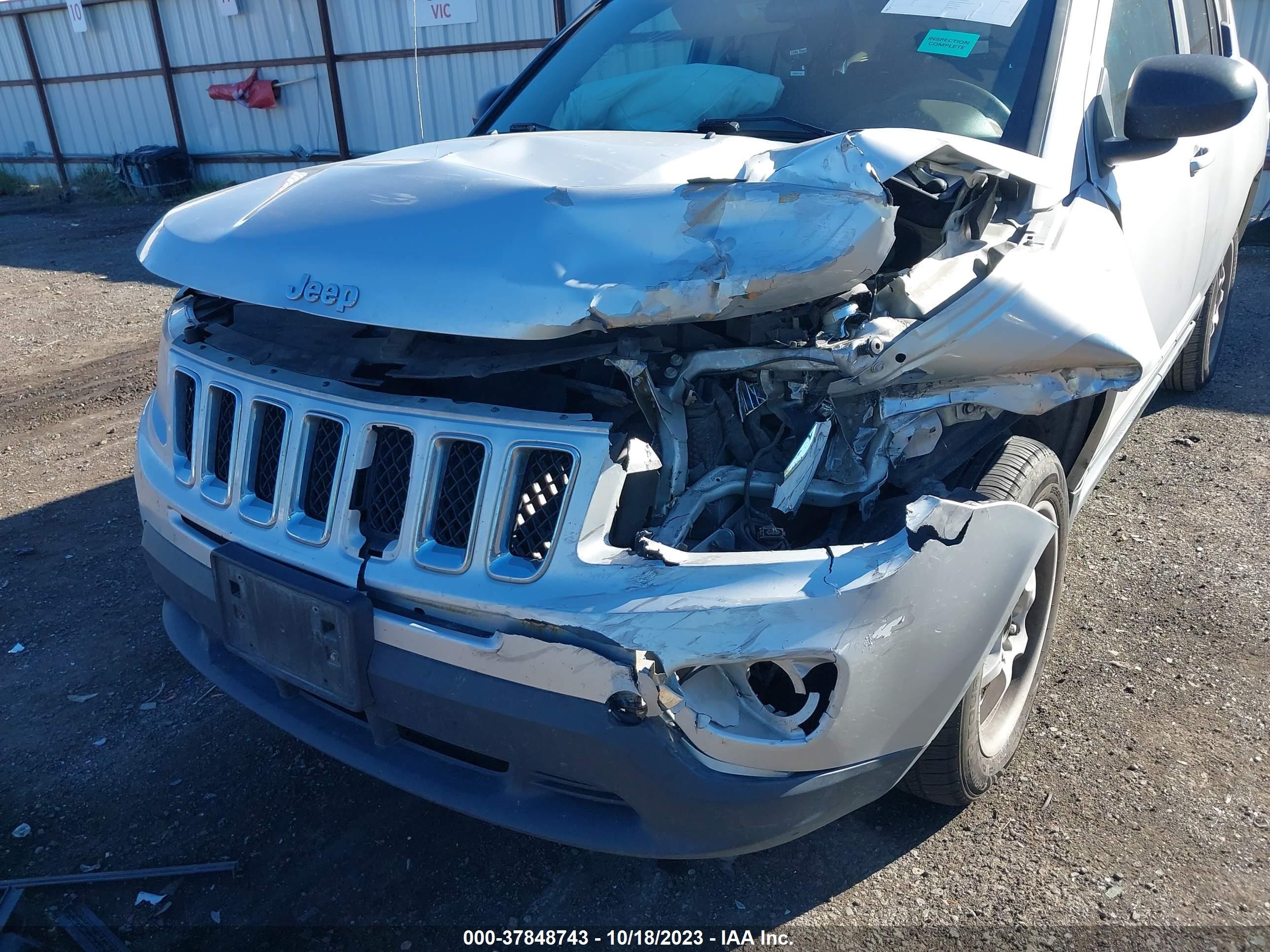 Photo 5 VIN: 1J4NF1FB7BD259416 - JEEP COMPASS 