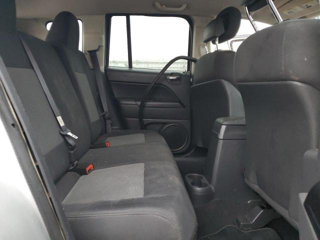 Photo 10 VIN: 1J4NF1FB7BD263966 - JEEP COMPASS 