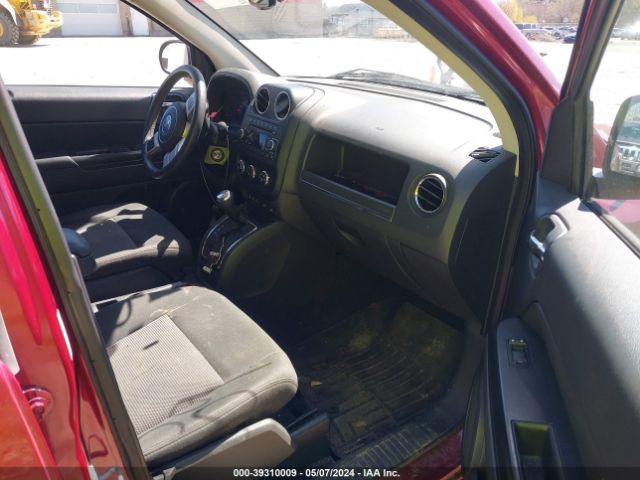 Photo 4 VIN: 1J4NF1FB8BD136224 - JEEP COMPASS 