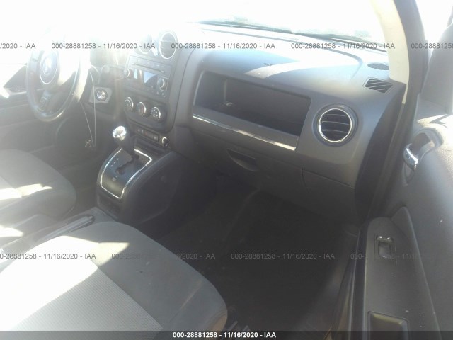 Photo 4 VIN: 1J4NF1FB8BD197525 - JEEP COMPASS 