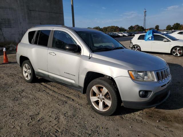 Photo 3 VIN: 1J4NF1FB8BD258047 - JEEP COMPASS 