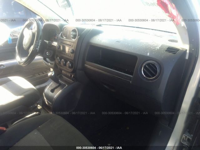 Photo 4 VIN: 1J4NF1FB8BD278931 - JEEP COMPASS 