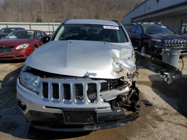 Photo 4 VIN: 1J4NF1FB9BD157504 - JEEP COMPASS 