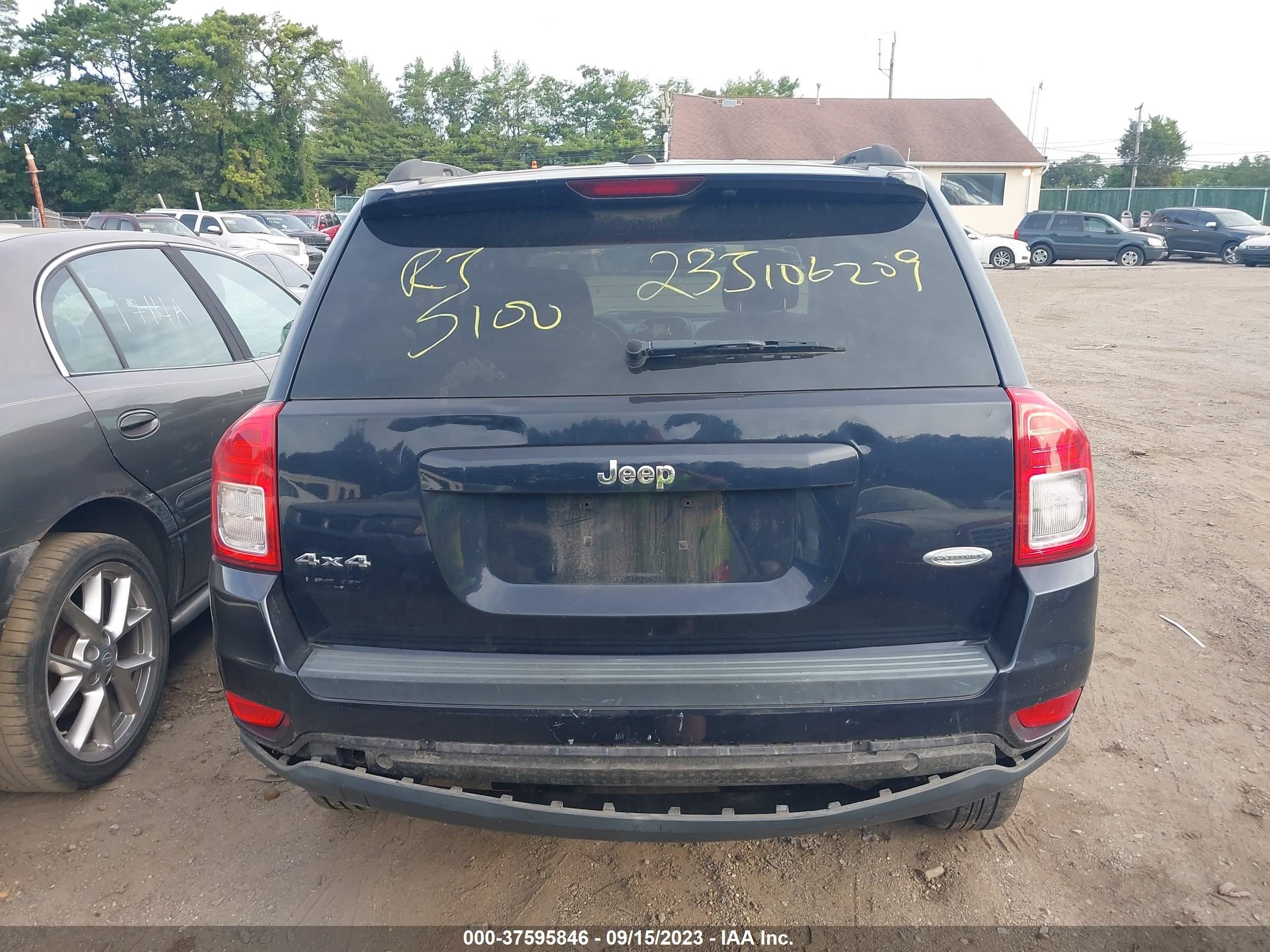 Photo 5 VIN: 1J4NF1FB9BD194018 - JEEP COMPASS 