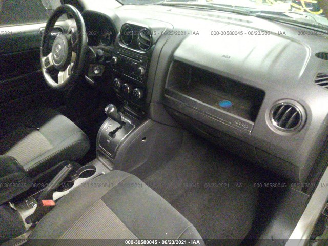 Photo 4 VIN: 1J4NF1FB9BD202277 - JEEP COMPASS 