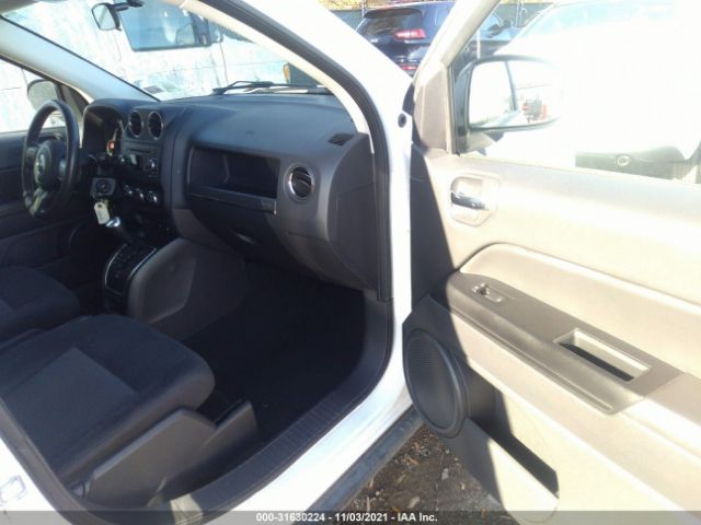 Photo 4 VIN: 1J4NF1FB9BD218379 - JEEP COMPASS 