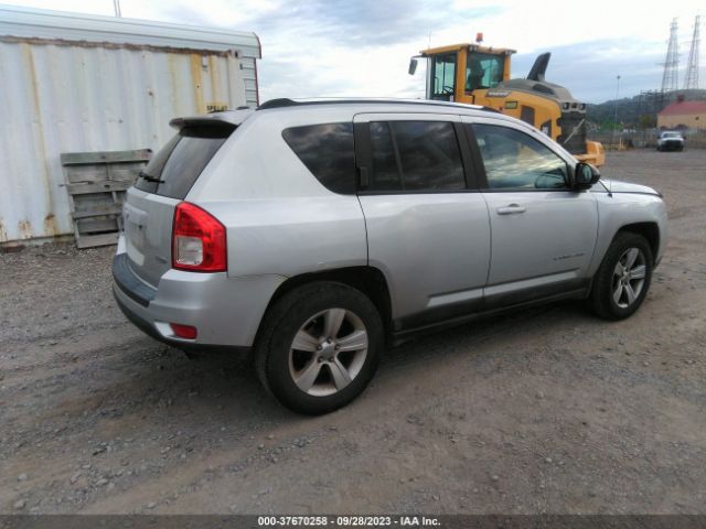 Photo 3 VIN: 1J4NF1FBXBD135057 - JEEP COMPASS 