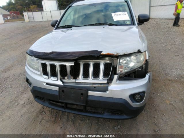 Photo 5 VIN: 1J4NF1FBXBD135057 - JEEP COMPASS 