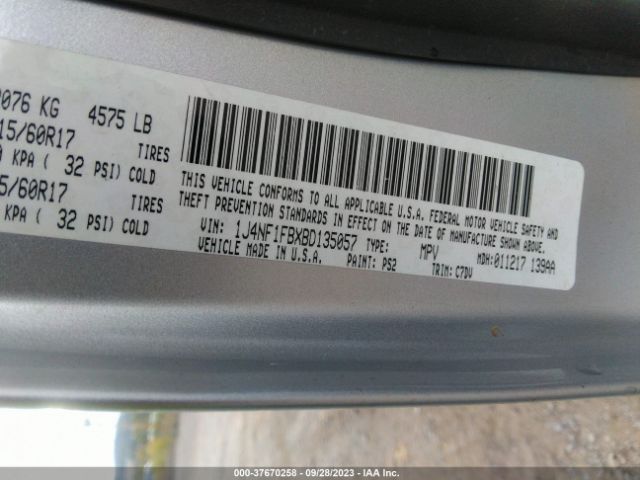 Photo 8 VIN: 1J4NF1FBXBD135057 - JEEP COMPASS 