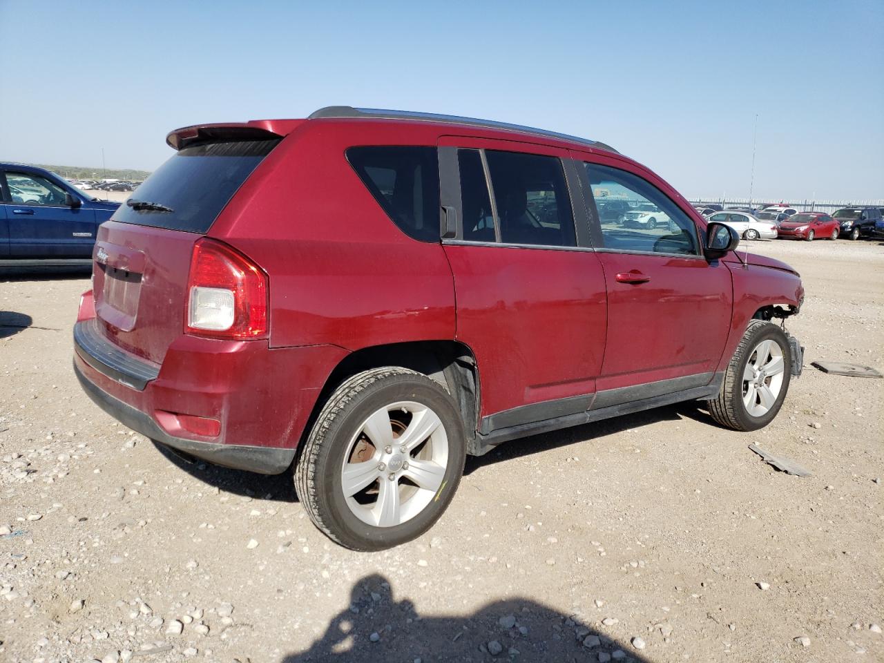 Photo 2 VIN: 1J4NF1FBXBD163943 - JEEP COMPASS 