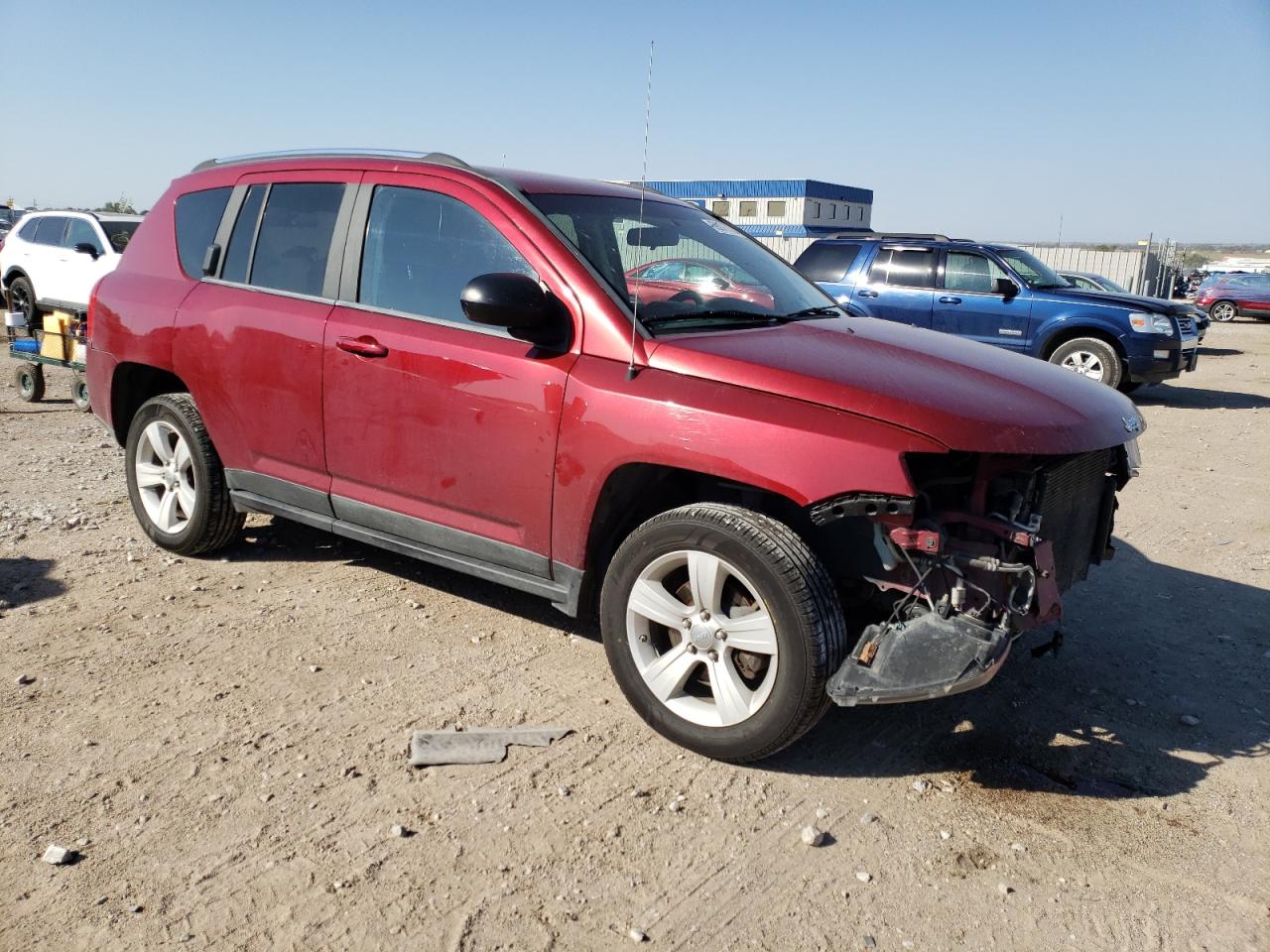 Photo 3 VIN: 1J4NF1FBXBD163943 - JEEP COMPASS 