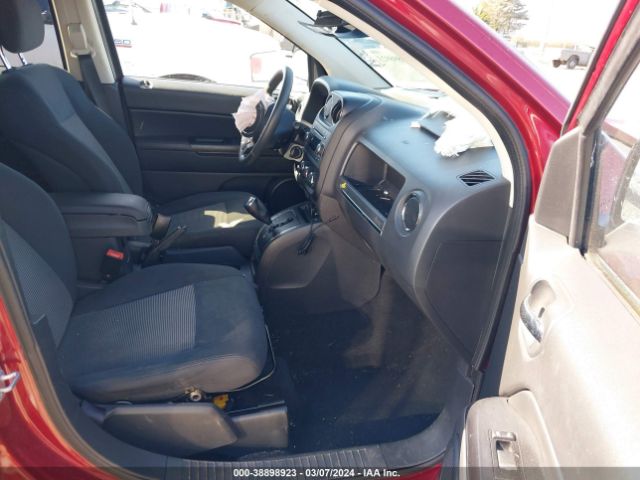 Photo 4 VIN: 1J4NF1FBXBD223235 - JEEP COMPASS 