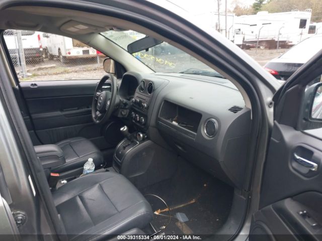 Photo 4 VIN: 1J4NF1FBXBD279014 - JEEP COMPASS 