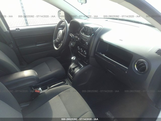 Photo 4 VIN: 1J4NF1FBXBD280258 - JEEP COMPASS 