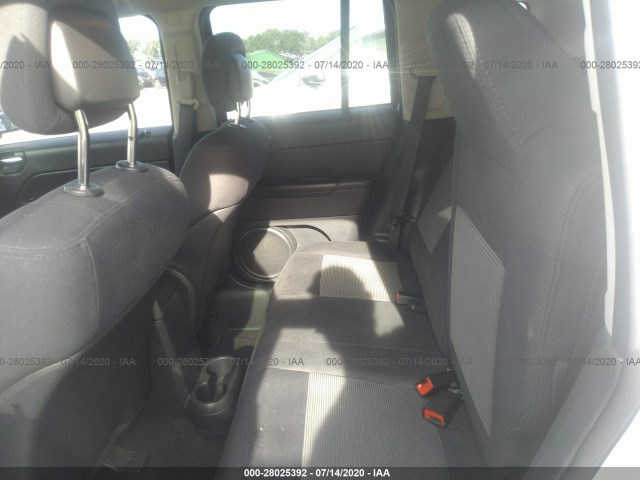 Photo 7 VIN: 1J4NF1FBXBD280258 - JEEP COMPASS 