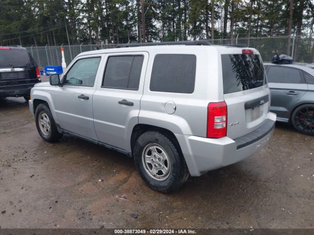 Photo 2 VIN: 1J4NF1GB0AD657631 - JEEP PATRIOT 