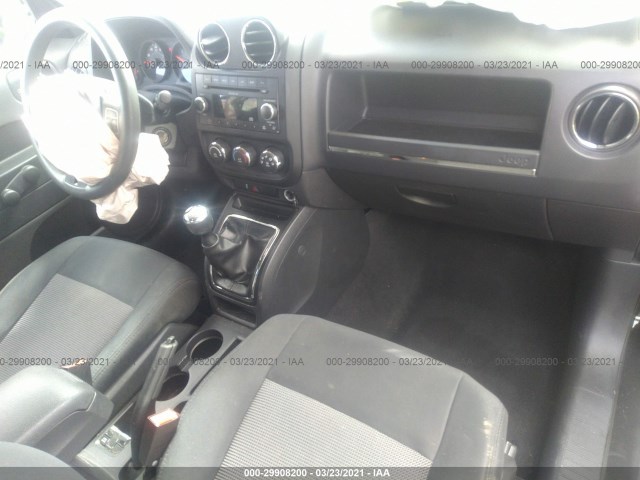 Photo 4 VIN: 1J4NF1GB0BD174593 - JEEP PATRIOT 