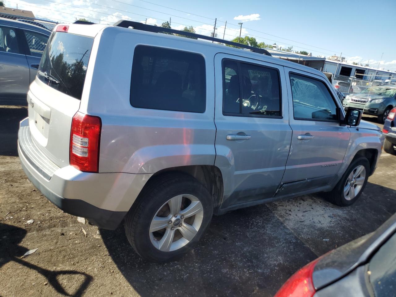 Photo 2 VIN: 1J4NF1GB0BD202280 - JEEP LIBERTY (PATRIOT) 