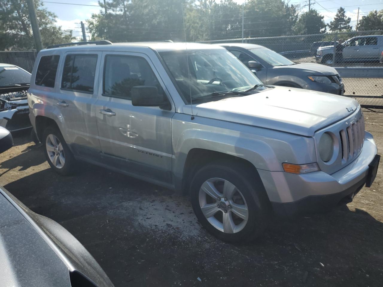 Photo 3 VIN: 1J4NF1GB0BD202280 - JEEP LIBERTY (PATRIOT) 