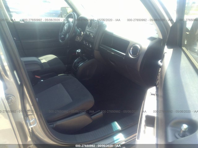 Photo 4 VIN: 1J4NF1GB0BD259093 - JEEP PATRIOT 