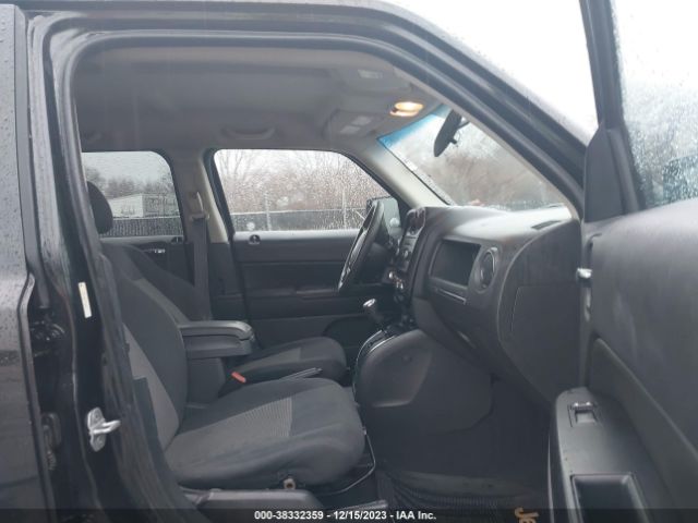 Photo 4 VIN: 1J4NF1GB1BD192973 - JEEP PATRIOT 