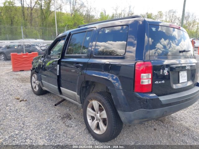 Photo 2 VIN: 1J4NF1GB2BD150053 - JEEP PATRIOT 