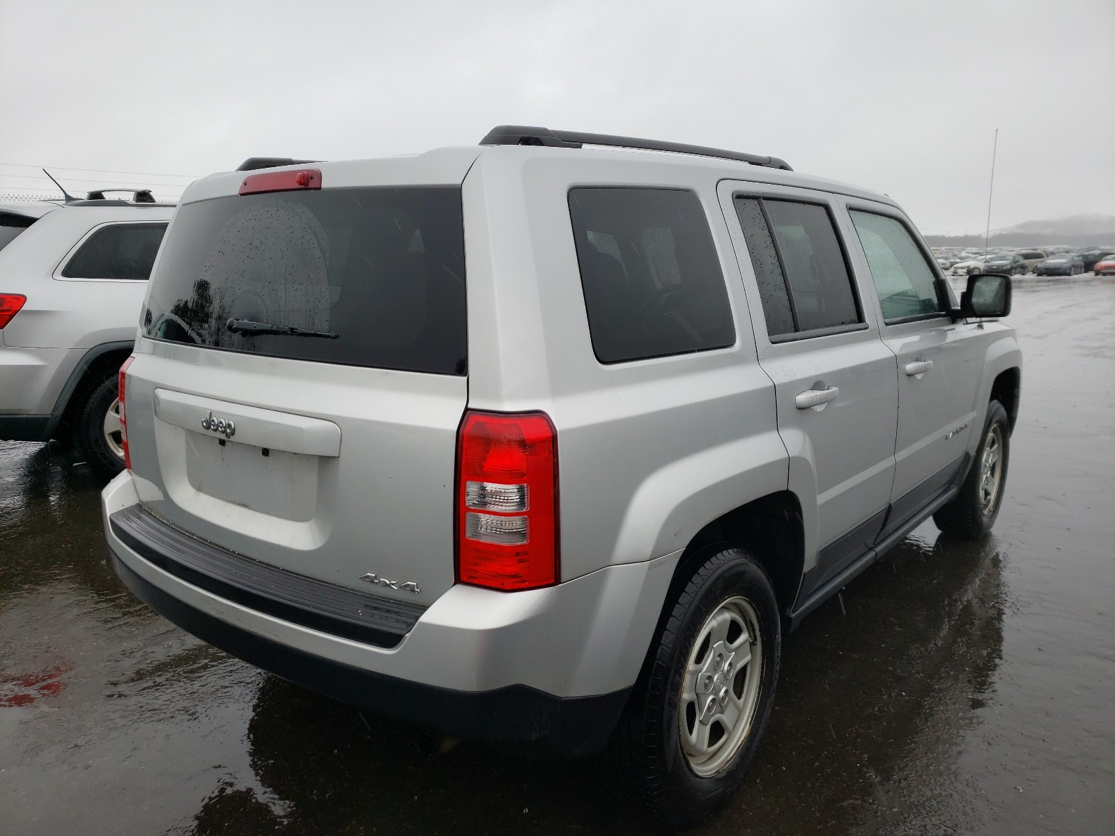 Photo 3 VIN: 1J4NF1GB2BD174207 - JEEP PATRIOT SP 