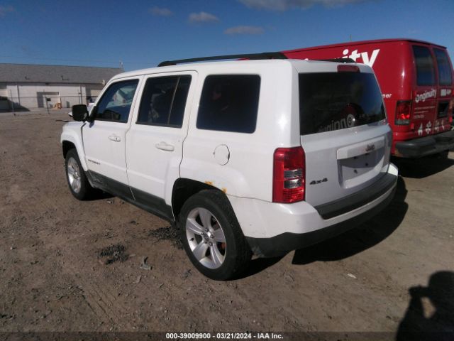 Photo 2 VIN: 1J4NF1GB2BD265820 - JEEP PATRIOT 