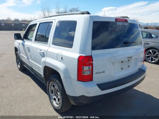 Photo 2 VIN: 1J4NF1GB3BD168870 - JEEP PATRIOT 