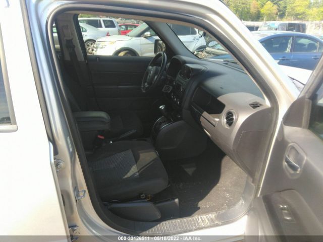 Photo 4 VIN: 1J4NF1GB3BD212690 - JEEP PATRIOT 