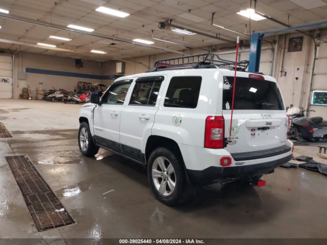 Photo 2 VIN: 1J4NF1GB4BD275961 - JEEP PATRIOT 