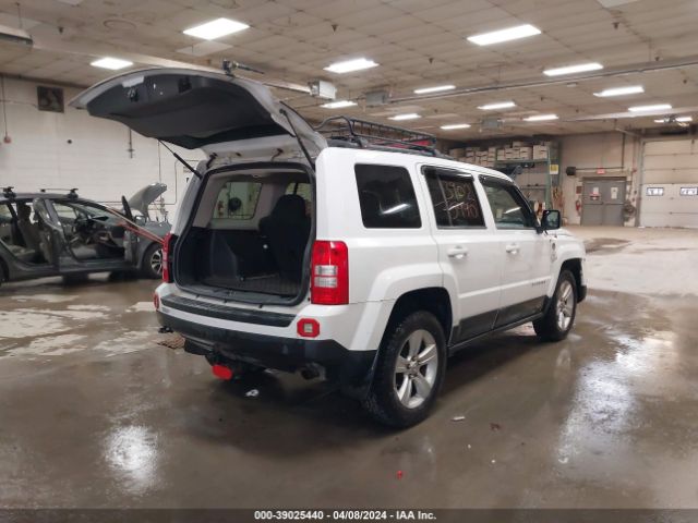 Photo 3 VIN: 1J4NF1GB4BD275961 - JEEP PATRIOT 